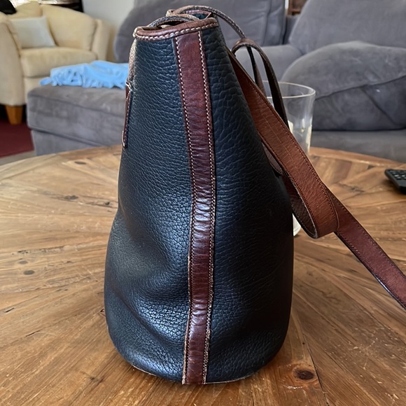DOONEY & BOURKE VINTAGE LARGE BUCKET BAG WARM CEDAR BLACK ALL WEATHER LE… - Picture 4 of 12